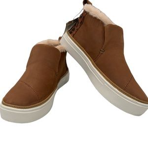 Tom’s Paxton Water Resistant Slip On Shoes sz 5